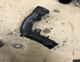 Патрубок интеркулера для Volkswagen Passat (B6) 2005-2010  запчасти бу