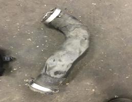 Патрубок для Audi A4 (B7) 2005-2007  запчасти бу