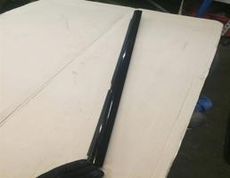 Молдинг стекла двери задней правой для Mercedes-Benz W253 X253 GLC 2015-2019  запчасти бу