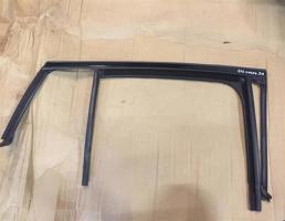 уплотнитель стекла двери задний правый для Mercedes-Benz W253 X253 GLC coupe 2015-  запчасти бу