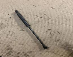 Амортизатор крышки багажника для Porsche Cayenne 955 2002-2007  запчасти бу