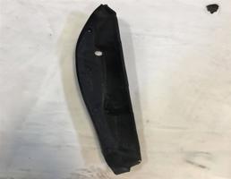 пыльник переднего крыла для Mercedes-Benz W204 C-classe 2006-2011  запчасти бу