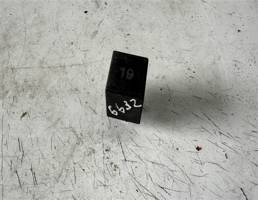 Реле 19 для Volkswagen Transporter T4 1996-2003  запчасти бу