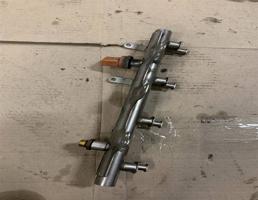 Рампа топливная для Audi A5/S5 Coupe (8T) 2007-2011  запчасти бу