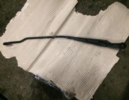 Поводок стеклоочистителя передний правый для Volkswagen Passat (B5) 1996-2000  запчасти бу