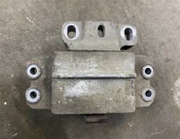 Опора КПП для Volkswagen Golf VI 2009-2012  запчасти бу