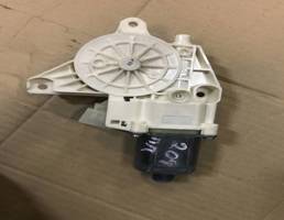 Мотор стеклоподъемника для Mercedes-Benz W204 C-classe 2011-2015 рестайлинг  запчасти бу