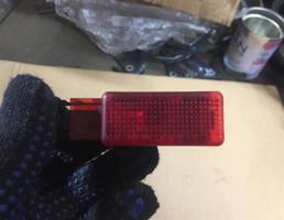 Фонарь двери для Volkswagen Touareg 7L 2002-2006  запчасти бу