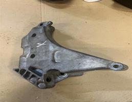 Кронштейн двигателя правый для Volkswagen Sharan 2010> (7N)  запчасти бу