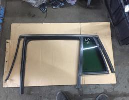 уплотнитель стекла двери задний левый для Skoda Superb 2008-2015  запчасти бу