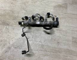 Рампа топливная в сборе для Skoda Octavia (A7) 2013-2017  запчасти бу