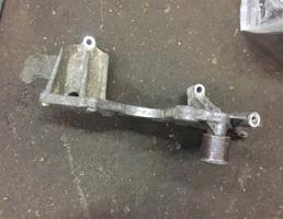 Кронштейн ТНВД для Volkswagen Touareg 7L 2007-2010  запчасти бу