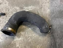 Патрубок интеркулера для Audi A6 (C7 4G)2011-2014  запчасти бу