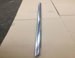 Молдинг передней правой двери для Mercedes-Benz W205 C-classe 2014-2018  запчасти бу