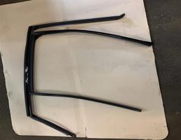 уплотнитель стекла двери задний правый для BMW X4 F26 2014-2018  запчасти бу