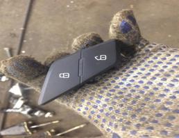 Кнопка центрального замка для Audi A8 (D4,4H) 2011-2014  запчасти бу