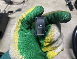 Кнопка стеклоподъемника для Skoda Octavia (A7) 2013-2017  запчасти бу