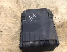 Крышка блока предохранителей для Volkswagen Passat (B6) 2005-2010  запчасти бу