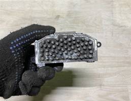 Резистор отопителя для Audi A4 (B8) 2007-2012  запчасти бу