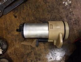 Топливный насос для Volkswagen Golf III/Vento 1991-1997  запчасти бу