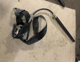 Ремень безопасности с пиропатроном для Volkswagen Passat (B4) 1994-1996  запчасти бу