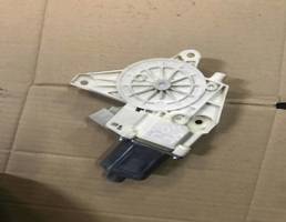 Мотор стеклоподъемника для Mercedes-Benz W204 C-classe 2011-2015 рестайлинг  запчасти бу