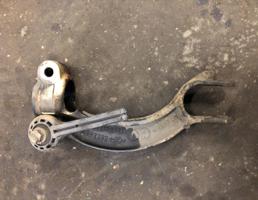 Кронштейн амортизатора для Audi A6 (C7 4G)2011-2014  запчасти бу