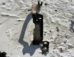 Кронштейн крепления крыла для Audi A6 (C7 4G)2011-2014  запчасти бу