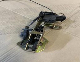 замок стекла крышки багажника для Porsche Cayenne 955 2002-2007  запчасти бу