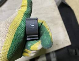 Кнопка стеклоподъемника для Volkswagen Touareg 7L 2007-2010  запчасти бу