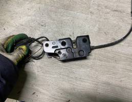 Замок капота для Skoda Octavia (A5 1Z-) 2008-2013 рестайлинг  запчасти бу