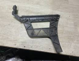 Кронштейн заднего бампера левый для Audi A4 (B8) 2007-2012  запчасти бу