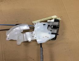 Замок двери задней правой для Mercedes-Benz W218 C218 CLS 2010-2017  запчасти бу