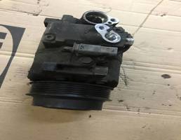 Компрессор кондиционера для Mercedes-Benz W204 C-classe 2011-2015 рестайлинг  запчасти бу