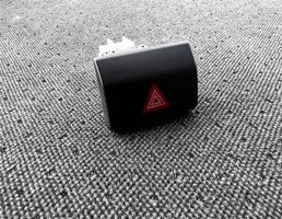 Кнопка аварийной сигнализации для Skoda Superb 2008-2015  запчасти бу