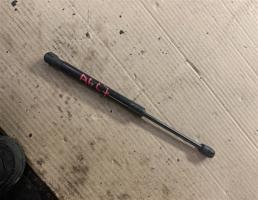 Амортизатор капота для Audi A6 (C7 4G)2011-2014  запчасти бу