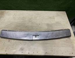 Накладка замка крышки багажника для Volkswagen Touareg 7L 2007-2010  запчасти бу