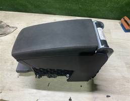Подлокотник для Volkswagen Passat (B7) 2011-2015  запчасти бу