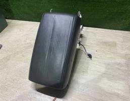 Подлокотник для Audi A6 (C7 4G)2011-2014  запчасти бу