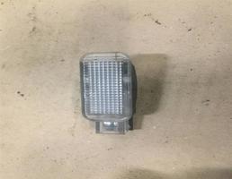 Плафон салонный для Audi Q7 (4L)  2005 - 2009  запчасти бу