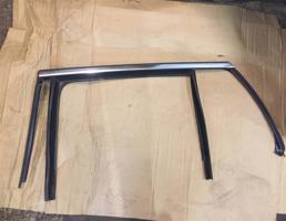 уплотнитель стекла двери задний левый для Mercedes-Benz W213 E-classe  запчасти бу