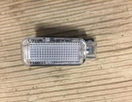 Плафон салонный для Audi A6 (C6 4F) 2005-2008  запчасти бу