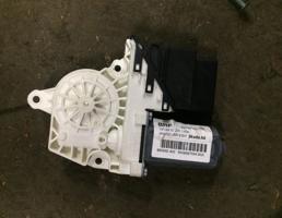 Мотор стеклоподъемника для Skoda Octavia (A5 1Z-) 2008-2013 рестайлинг  запчасти бу