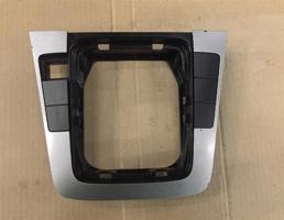 Накладка центральной консоли для Volkswagen Passat (B6) 2005-2010  запчасти бу