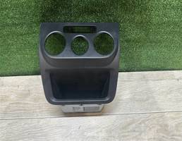 Накладка передней панели для Volkswagen Tiguan 2007-2011  запчасти бу