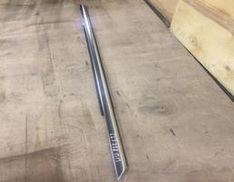 Молдинг стекла двери передней правой для Mercedes-Benz W218 C218 CLS 2010-2017  запчасти бу