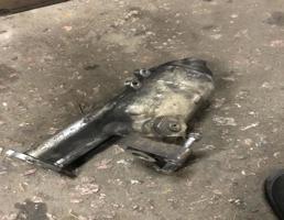 Кронштейн масляного фильтра для Volkswagen Touareg 7L 2007-2010  запчасти бу