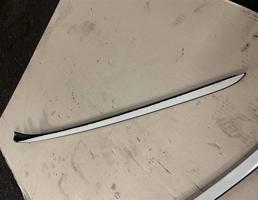 Молдинг лобового стекла для BMW 3-серия E90/E91 2005>  запчасти бу