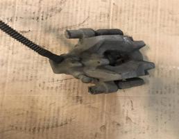 Суппорт задний левый для Mercedes-Benz W204 C-classe 2011-2015 рестайлинг  запчасти бу