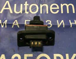Концевой выключатель для Volkswagen Transporter T5 2003-2009  запчасти бу